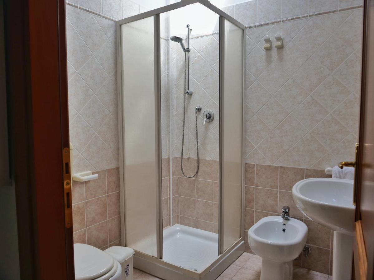 Lounge Del Duca, Centralissimo Bicamere Su Due Livelli - Posto Auto A Richesta Grado Luaran gambar