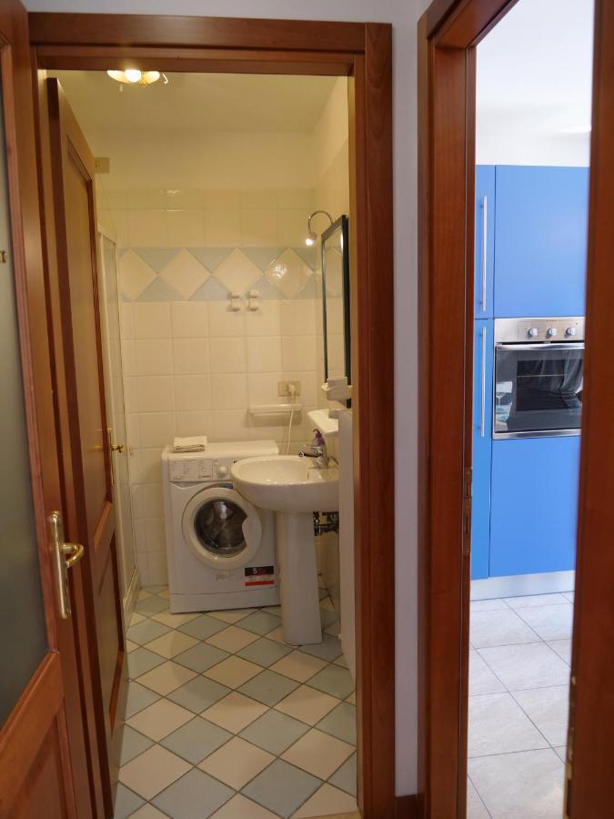 Lounge Del Duca, Centralissimo Bicamere Su Due Livelli - Posto Auto A Richesta Grado Luaran gambar