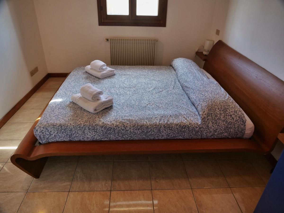 Lounge Del Duca, Centralissimo Bicamere Su Due Livelli - Posto Auto A Richesta Grado Luaran gambar
