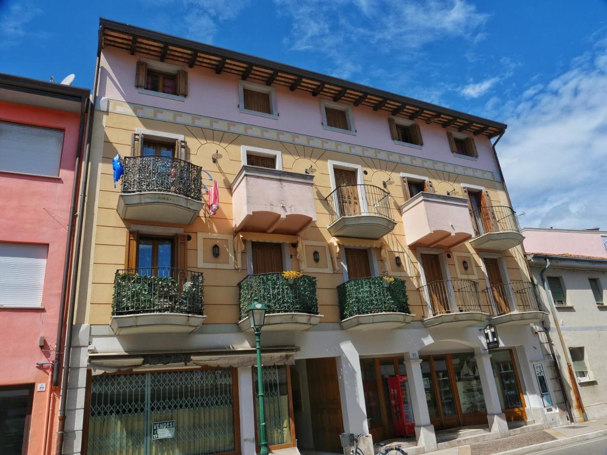 Lounge Del Duca, Centralissimo Bicamere Su Due Livelli - Posto Auto A Richesta Grado Luaran gambar