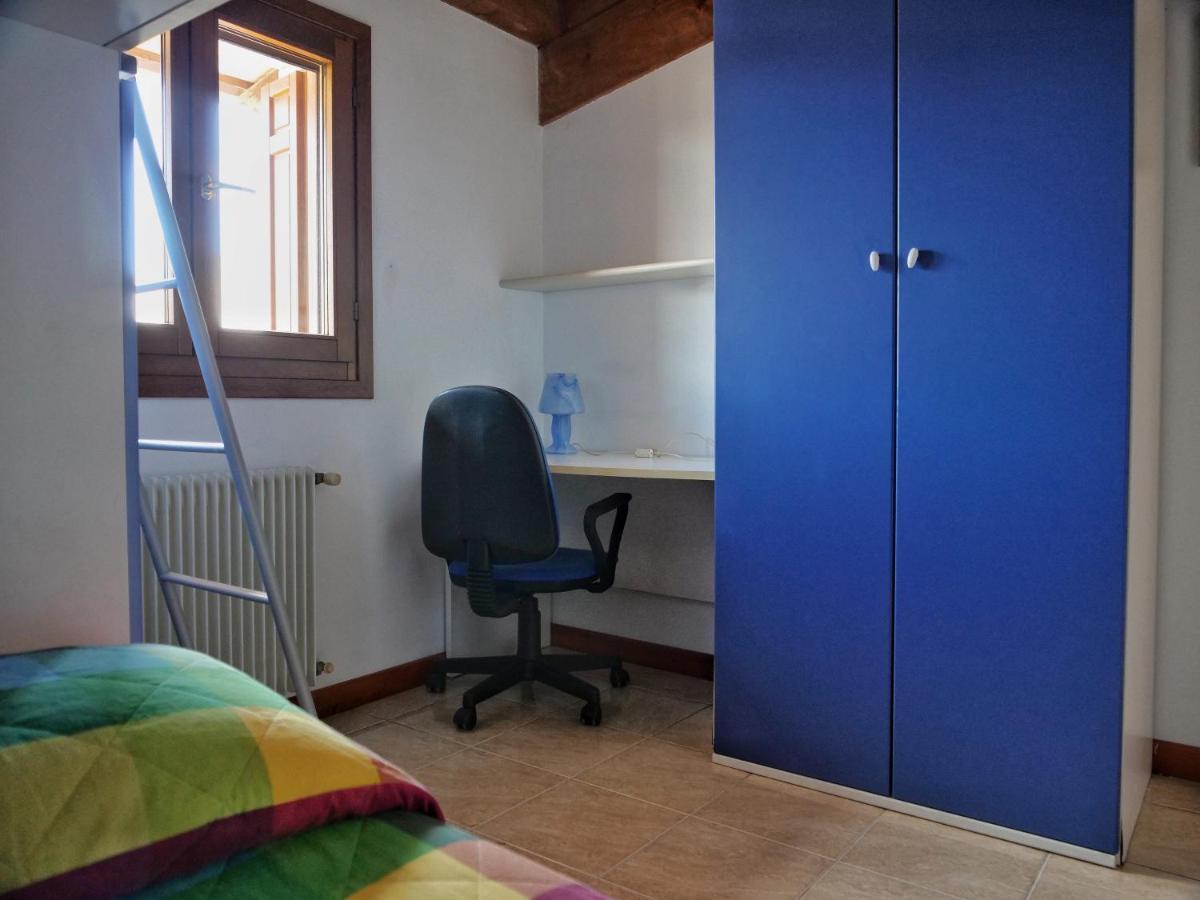 Lounge Del Duca, Centralissimo Bicamere Su Due Livelli - Posto Auto A Richesta Grado Luaran gambar