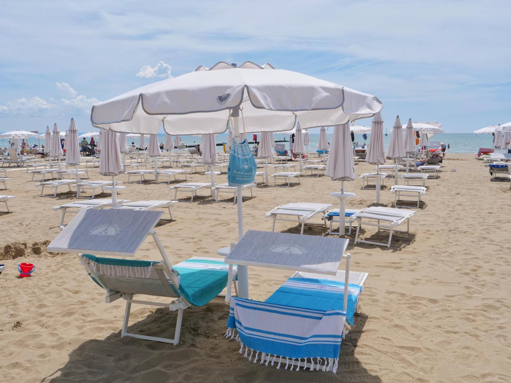 Lounge Del Duca, Centralissimo Bicamere Su Due Livelli - Posto Auto A Richesta Grado Luaran gambar